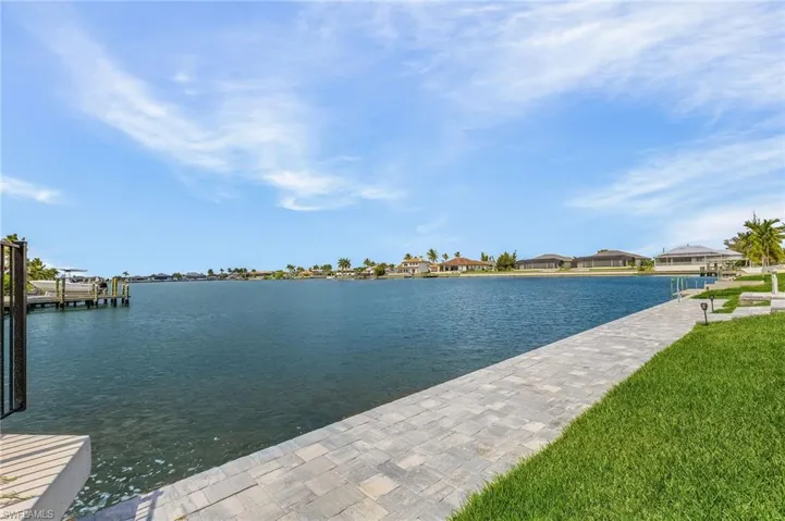 View of water feature featuring a dock