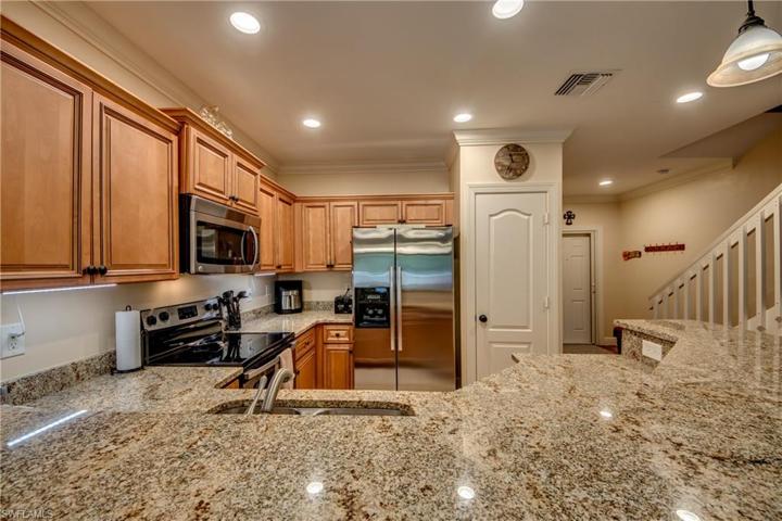 Undermount cabinet lighting