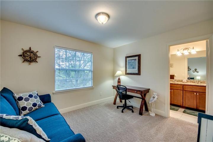 Guest bedroom #2 with access to Jack & Jill bathroom