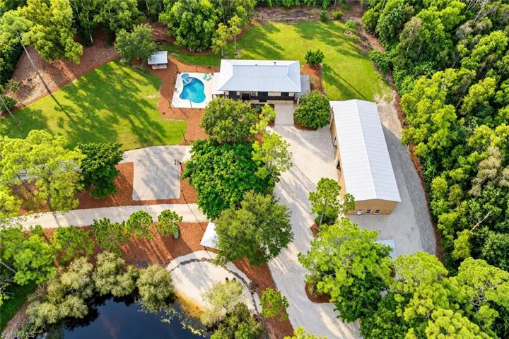 5710 Autumn Oaks Ln, Naples, Florida 34119