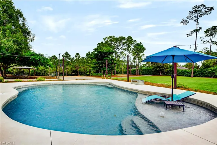 5710 Autumn Oaks Ln, Naples, Florida 34119