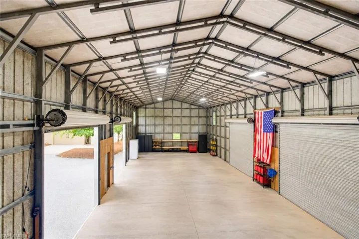 2,400 SQ. FT. DETACHED METAL BUILDING