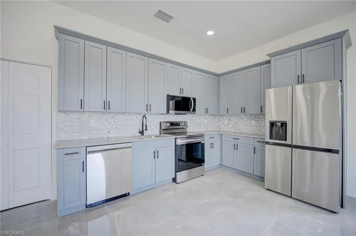 1134 Cumming St E, Lehigh Acres, Florida 33974
