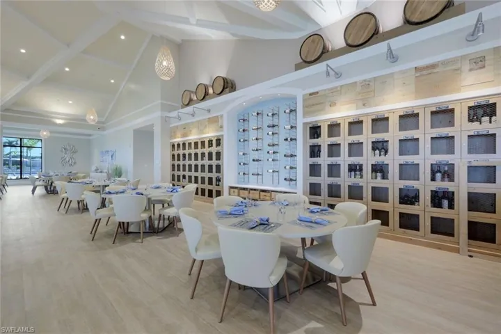 8839 Nautical Landing CIR # 201, NAPLES FL 34120