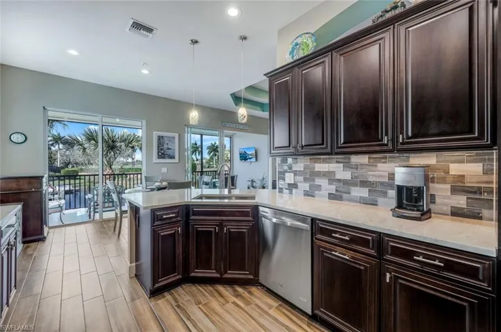 8839 Nautical Landing CIR # 201, NAPLES FL 34120
