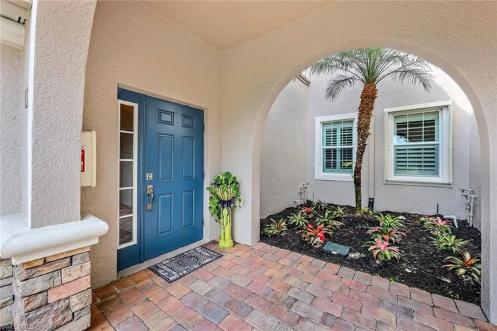8839 Nautical Landing CIR # 201, NAPLES FL 34120