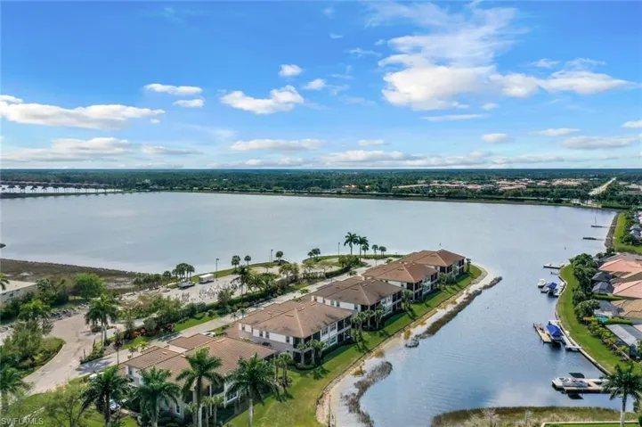 8839 Nautical Landing CIR # 201, NAPLES FL 34120