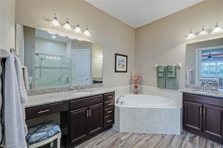 8839 Nautical Landing CIR # 201, NAPLES FL 34120