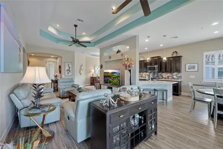 8839 Nautical Landing CIR # 201, NAPLES FL 34120