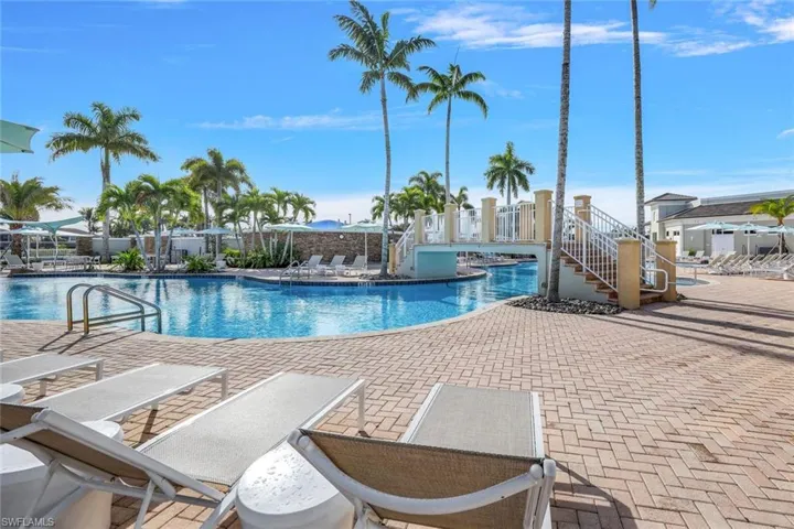 8839 Nautical Landing CIR # 201, NAPLES FL 34120