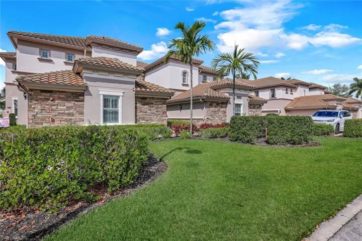 8839 Nautical Landing CIR # 201, NAPLES FL 34120