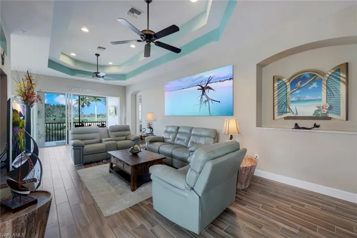 8839 Nautical Landing CIR # 201, NAPLES FL 34120