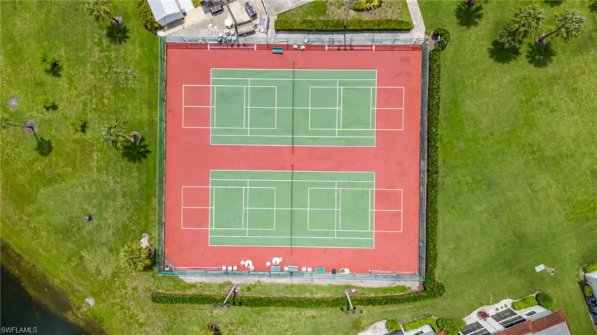 tennice courts