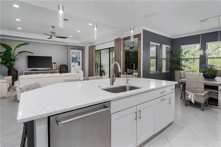 4664 Abaca Cir, Naples, Florida 34119