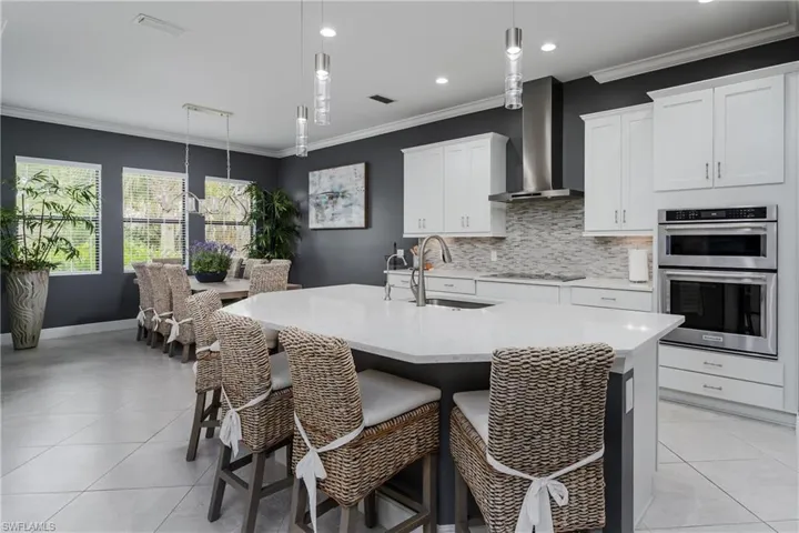 4664 Abaca Cir, Naples, Florida 34119