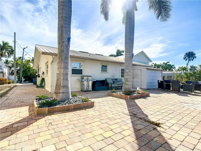 217 Miramar St, Fort Myers Beach, Florida 33931