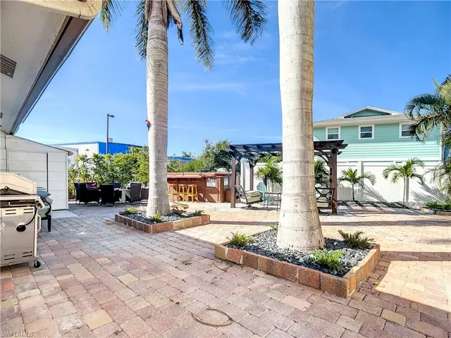 217 Miramar St, Fort Myers Beach, Florida 33931