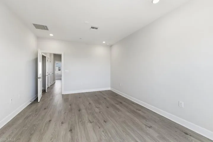 1620 Seahaven Unit 404 ~ Ready Now