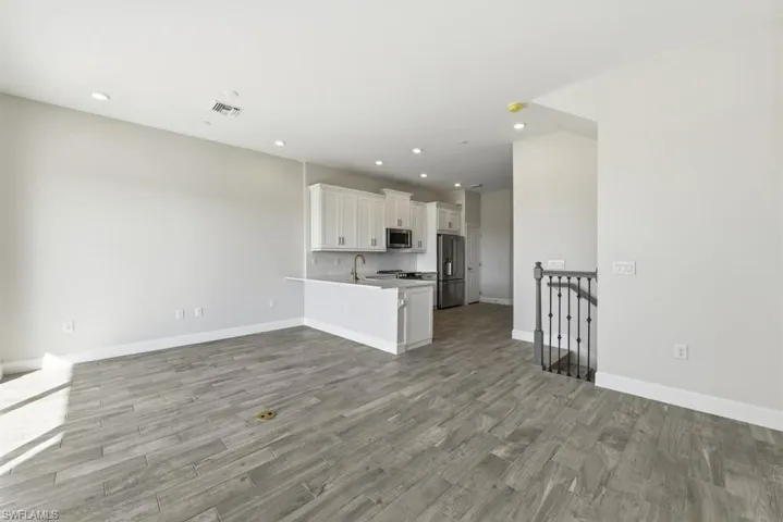 1620 Seahaven Unit 404 ~ Ready Now