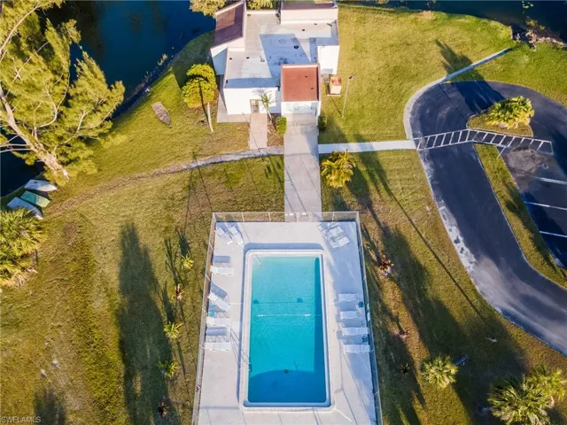 Birds eye view of property