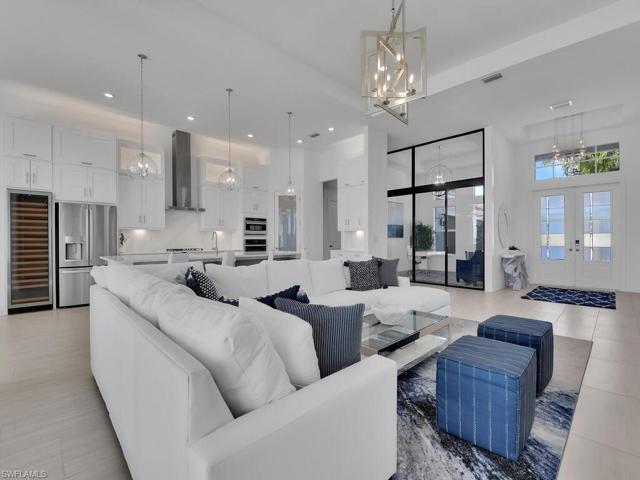 Volume & Tray Ceilings