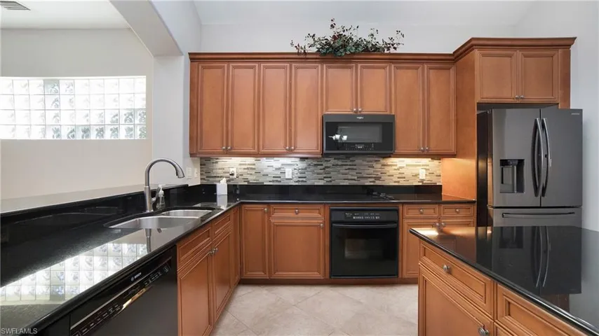3145  Terramar  DR, Naples, FL 34119