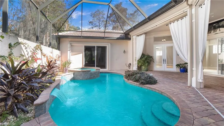 3145  Terramar  DR, Naples, FL 34119