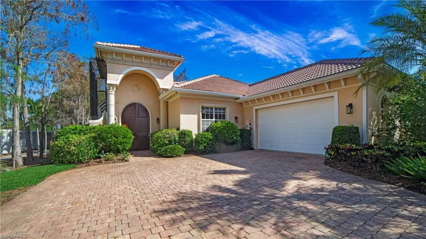 3145  Terramar  DR, Naples, FL 34119