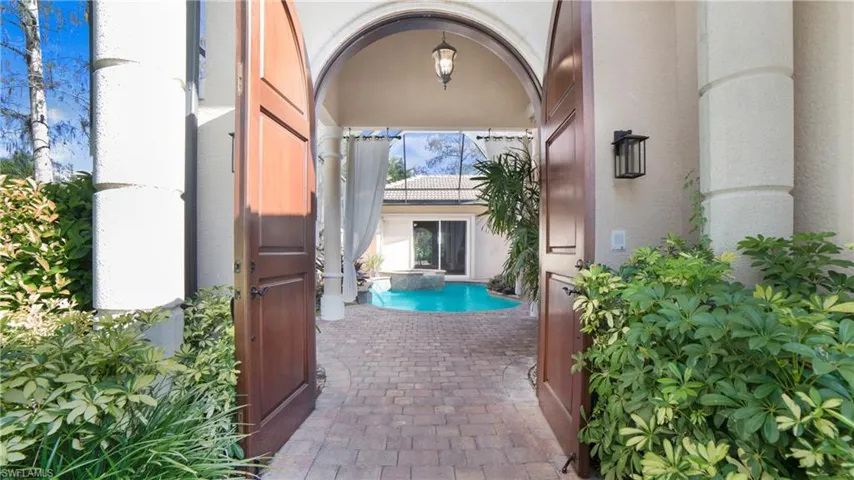 3145  Terramar  DR, Naples, FL 34119