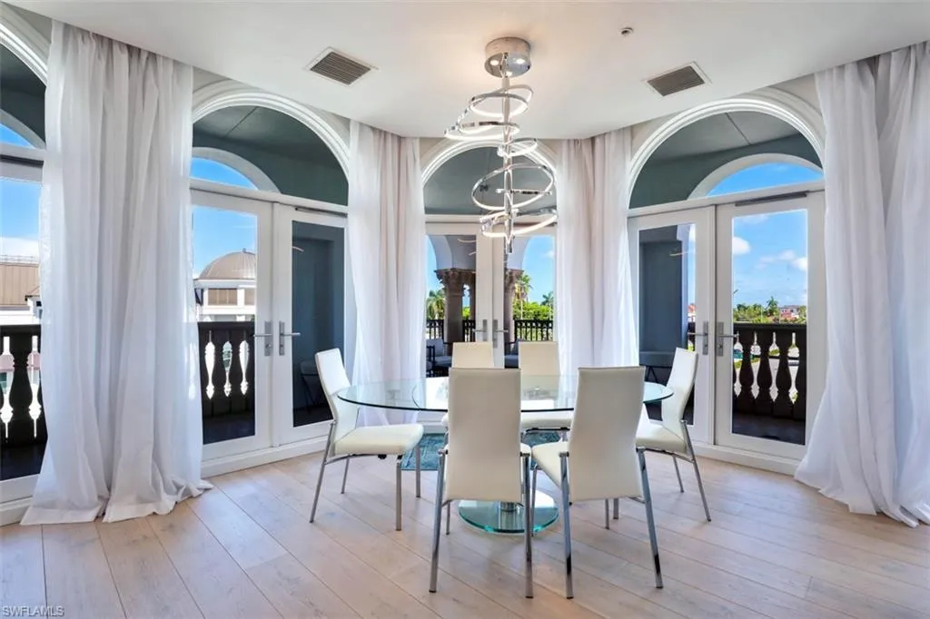 900 5th AVE, Naples, FL 34102,224082629