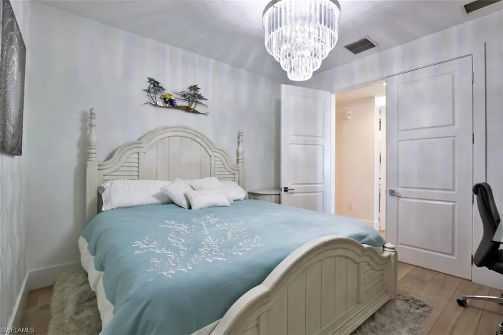 900 5th AVE, Naples, FL 34102,224082629