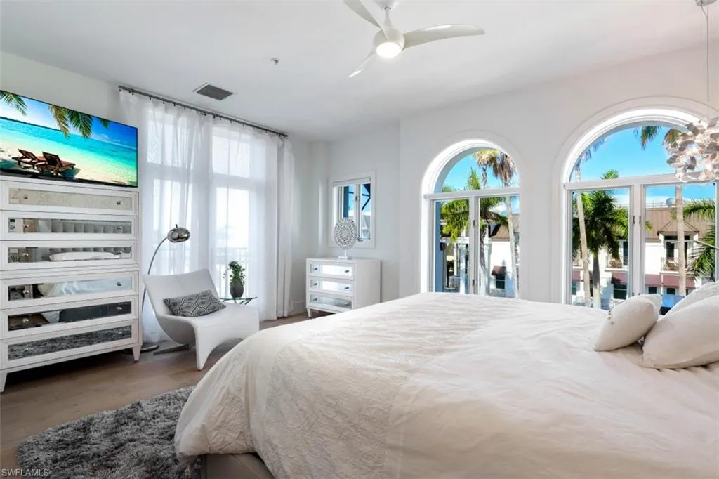 900 5th AVE, Naples, FL 34102,224082629