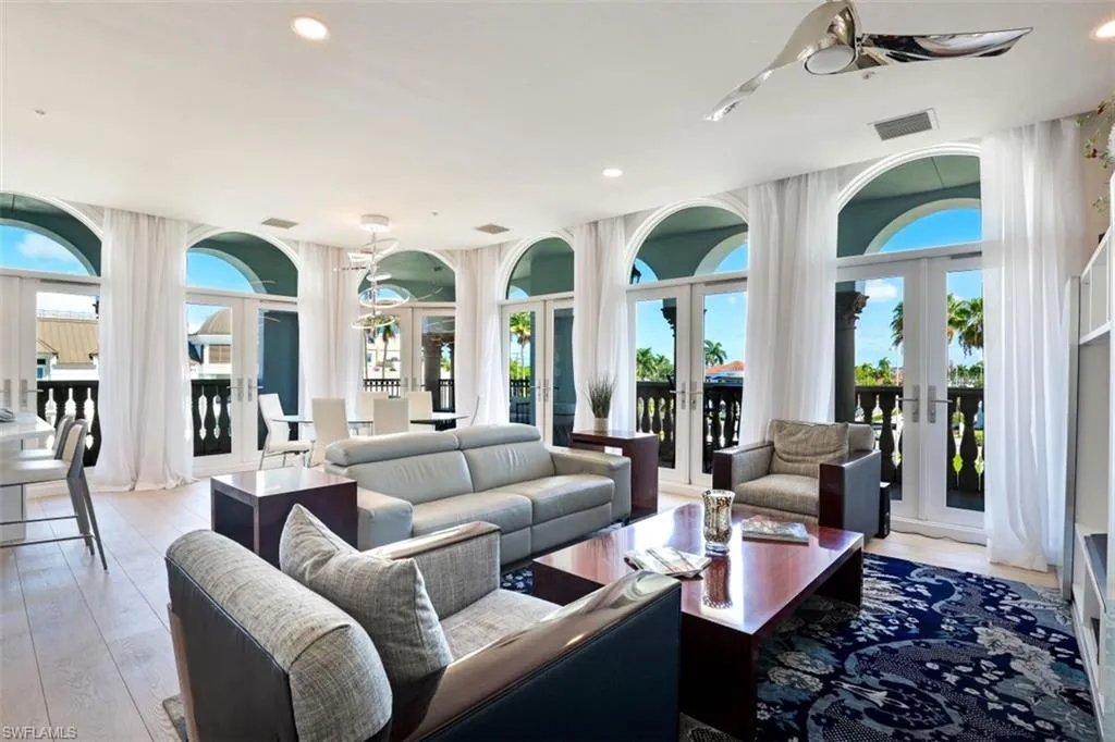 900 5th AVE, Naples, FL 34102,224082629