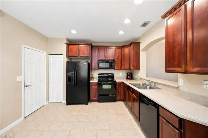 3372 Dandolo Cir, Cape Coral, Florida 33909