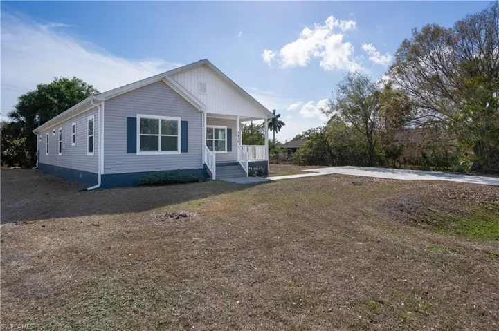 View of front of home featuring a porch