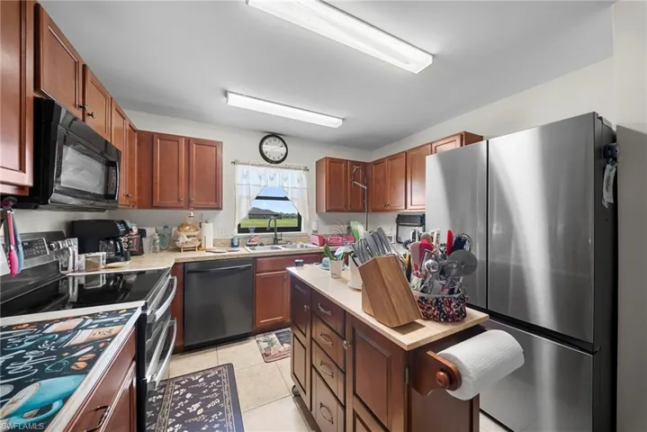 724 Evening Shade Ln, Lehigh Acres, Florida 33974