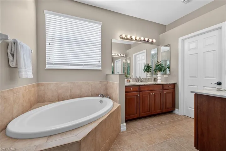 12587 Stone Tower Loop, Fort Myers, Florida 33913