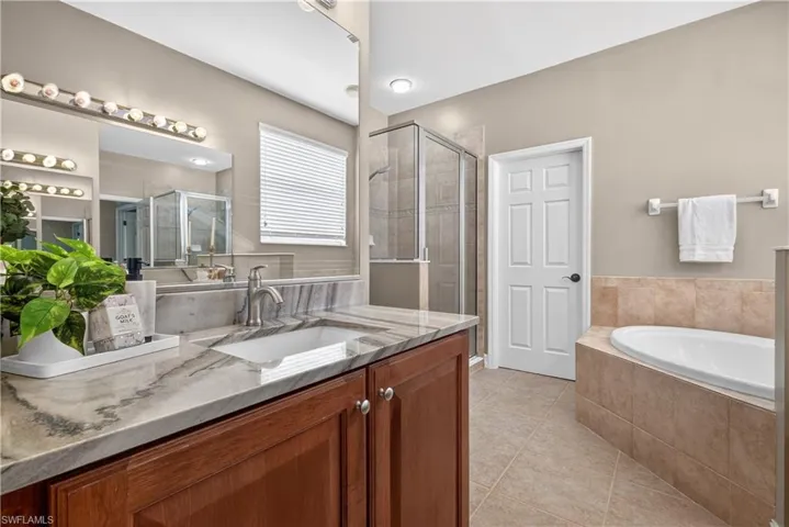 12587  Stone Tower  LOOP, Fort Myers, FL 33913