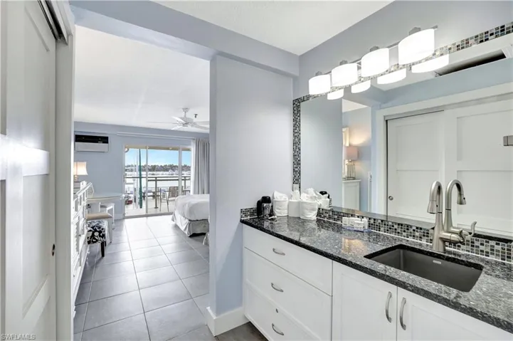 900 Broad Ave S 320, Naples, Florida 34102