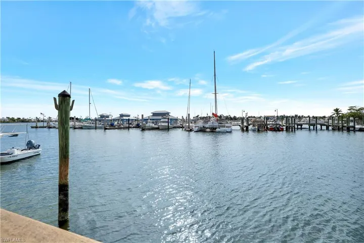 900 Broad Ave S 320, Naples, Florida 34102