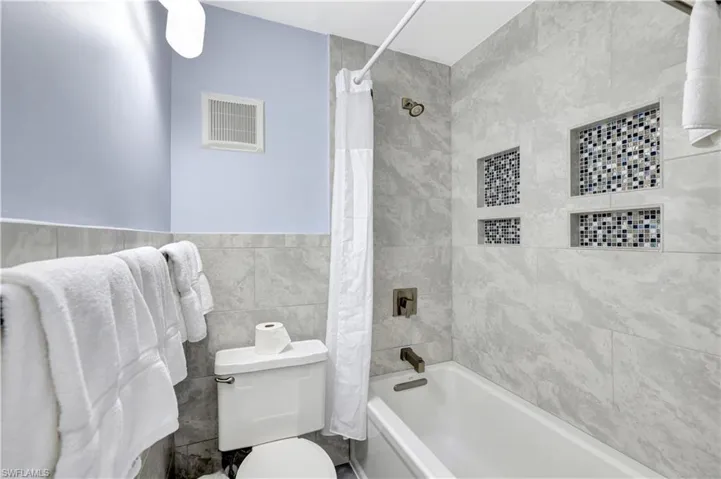 900 Broad Ave S 320, Naples, Florida 34102