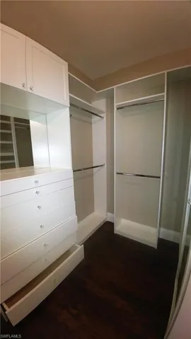 Cutom Walk-In Closet