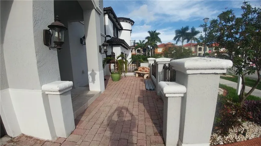 Front Courtyard ENtry