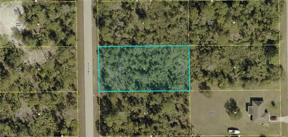 908 Robert Ave, Lehigh Acres, Florida 33936