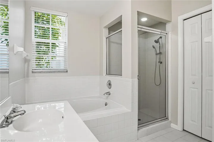7822 Gardner Dr 101, Naples, Florida 34109