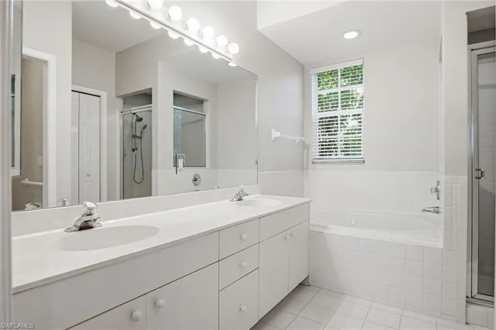 7822 Gardner Dr 101, Naples, Florida 34109
