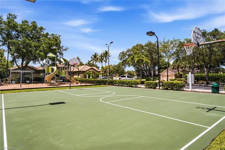 7822 Gardner Dr 101, Naples, Florida 34109