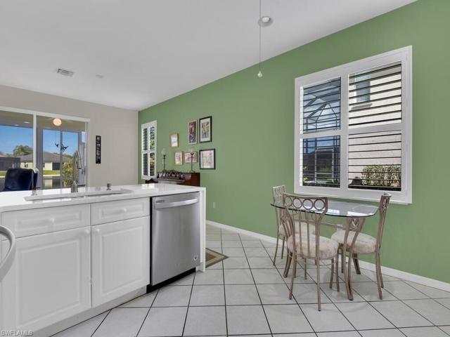 Kitchen & Breakfast Nook