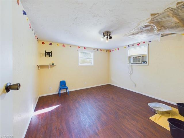 8106  Penny  DR, NORTH FORT MYERS, FL 33917
