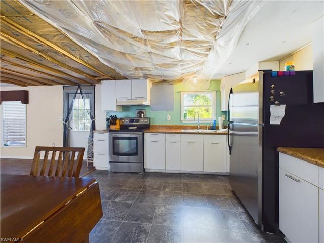 8106  Penny  DR, NORTH FORT MYERS, FL 33917